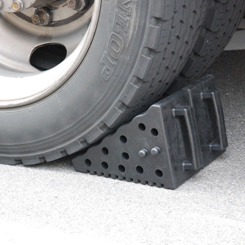 駐車場備品 大型車用カーストップ ブラック 56303BLK
