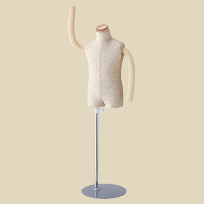 店舗用品ディスプレイ用品子供腕付き芯地張トルソー身長110cm(5才)の商品画像